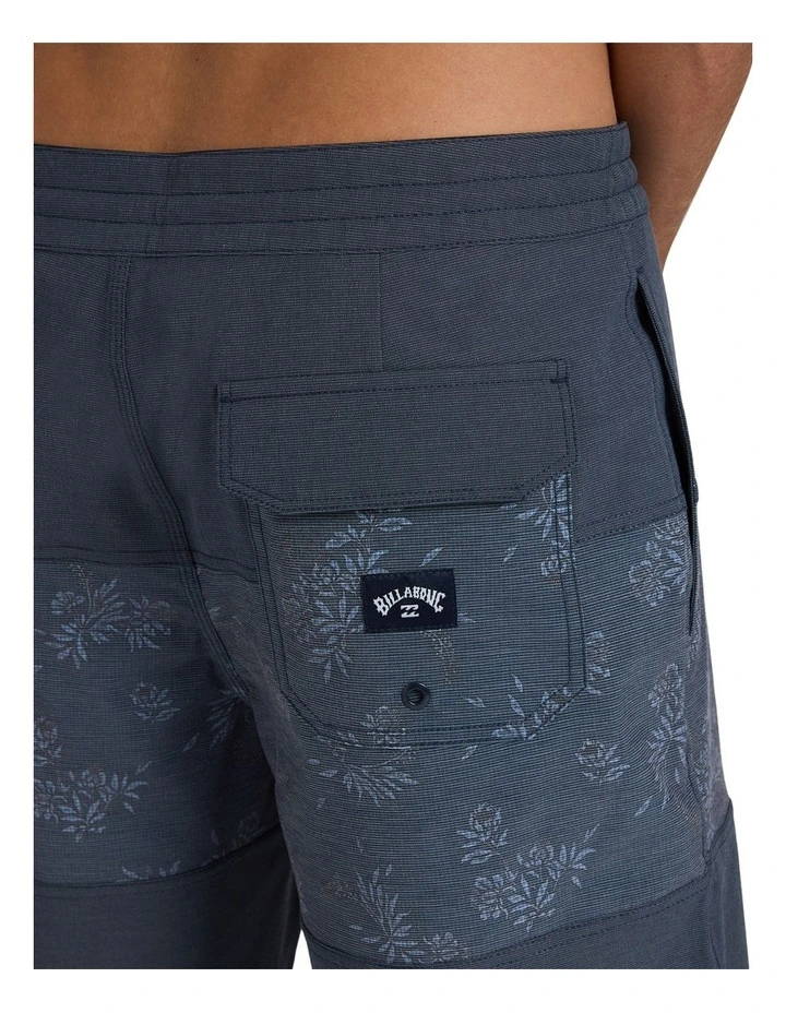 Tribong 18.5 Boardshorts In True Navy image 4