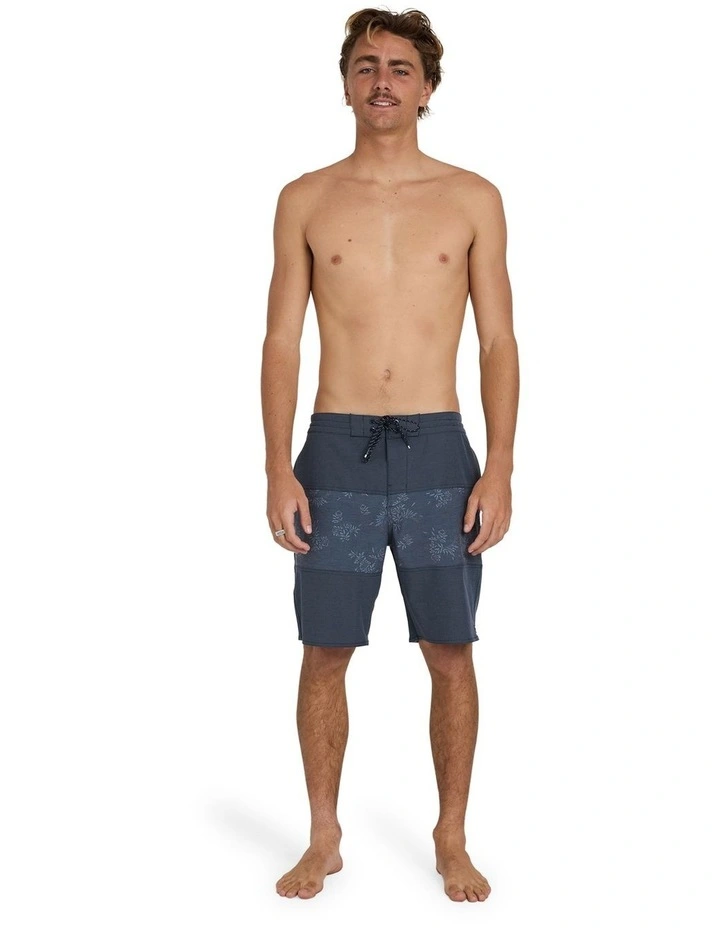 Tribong 18.5 Boardshorts In True Navy image 5
