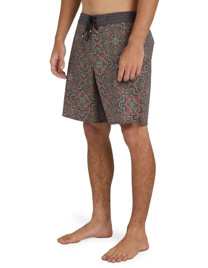 Good Times Lo Tide 17.5 Boardshorts In Slate Black image 3