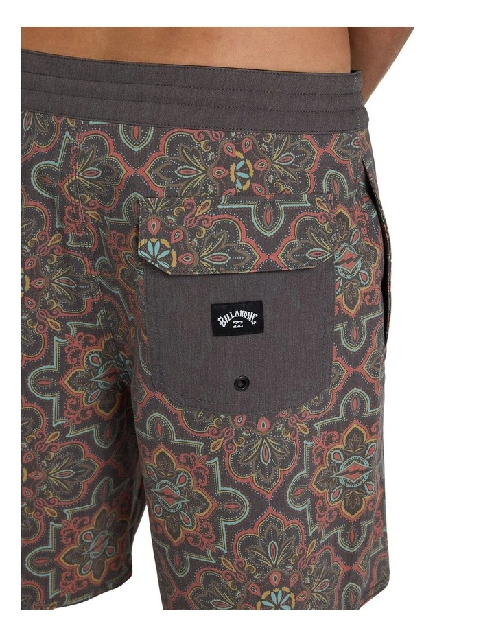 Good Times Lo Tide 17.5 Boardshorts In Slate Black image 4
