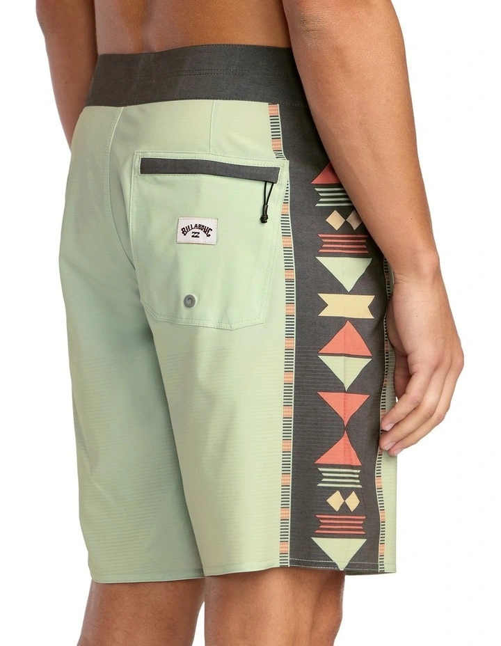 Sundays 18.5 Inch Boardshorts in Green Ash image 4