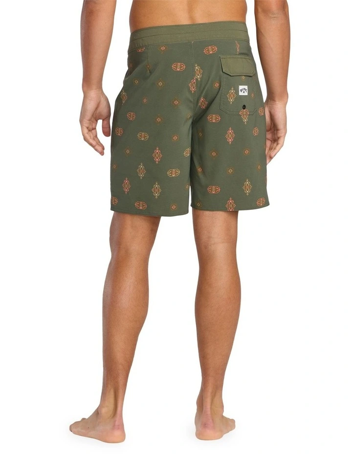 Sundays Pro 18.5 Inch Boardshorts in Military image 2