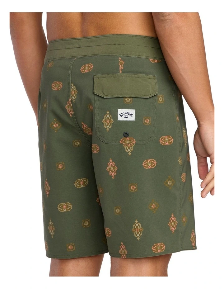 Sundays Pro 18.5 Inch Boardshorts in Military image 4