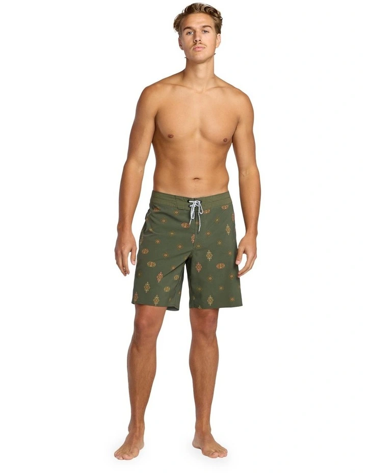 Sundays Pro 18.5 Inch Boardshorts in Military image 5
