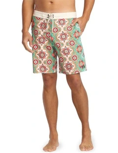 Sundays Lo Tide 18.5 Inch Boardshorts in Sand