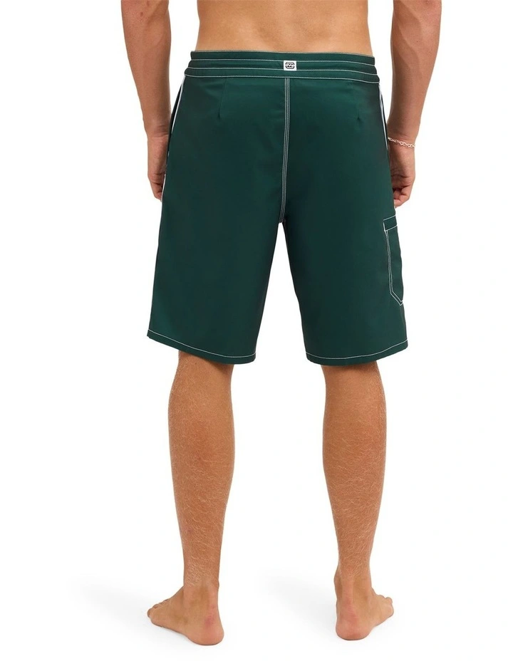 Piped Lo Tide 20 Inch Boardshorts In Field Green image 2