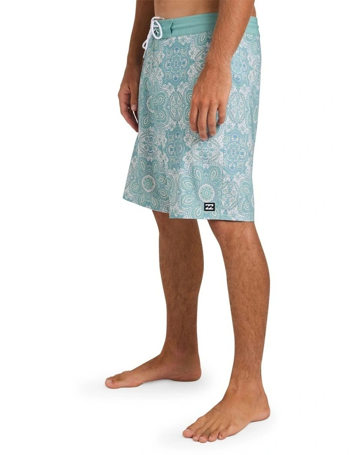 Sundays Lo Tide 19 Inch Boardshorts In Blue Horizon image 3