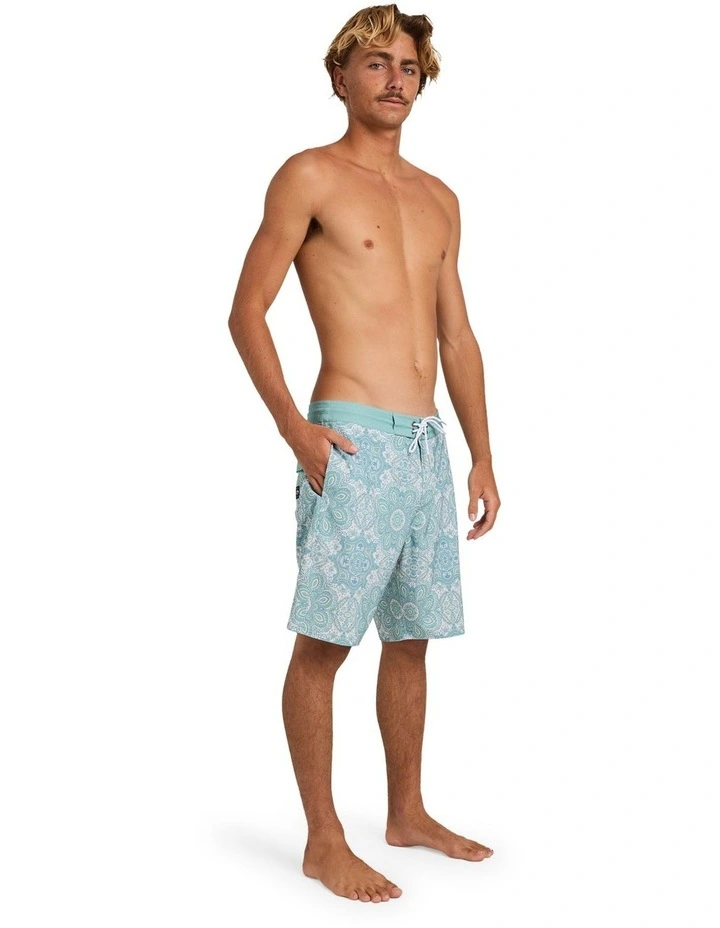 Sundays Lo Tide 19 Inch Boardshorts In Blue Horizon image 5