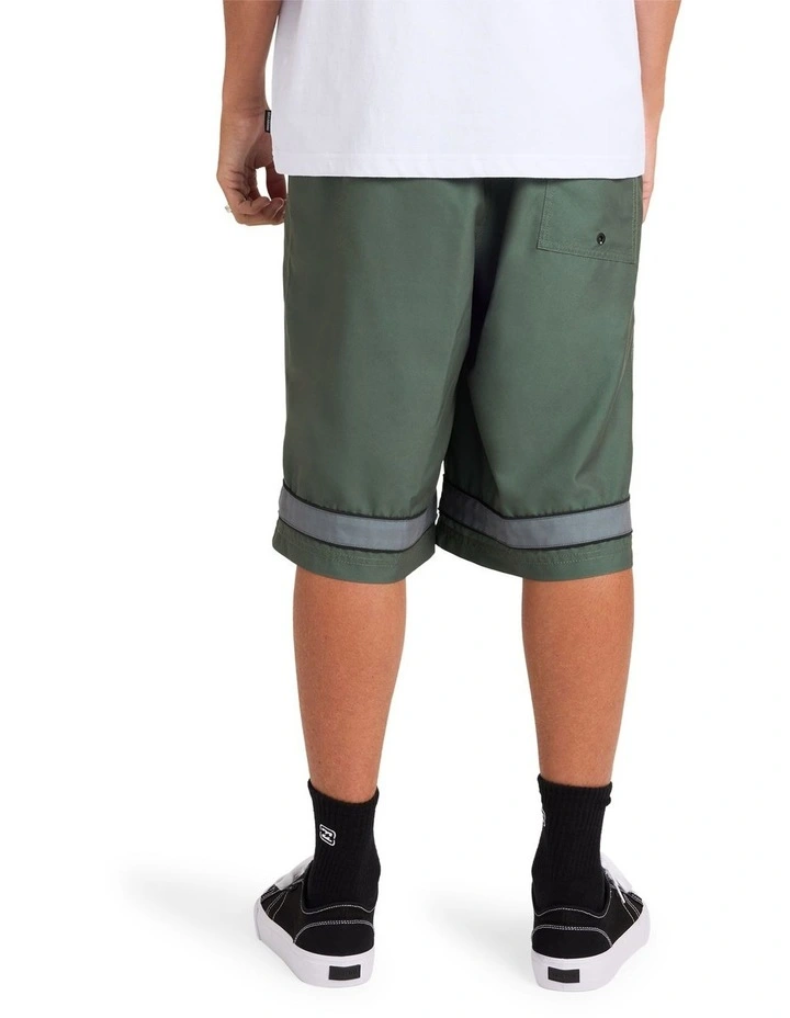 Throw On 2.0 22 Inch Boardshorts In Dirty Olive image 2
