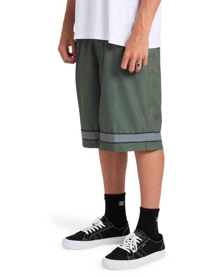 Throw On 2.0 22 Inch Boardshorts In Dirty Olive image 3