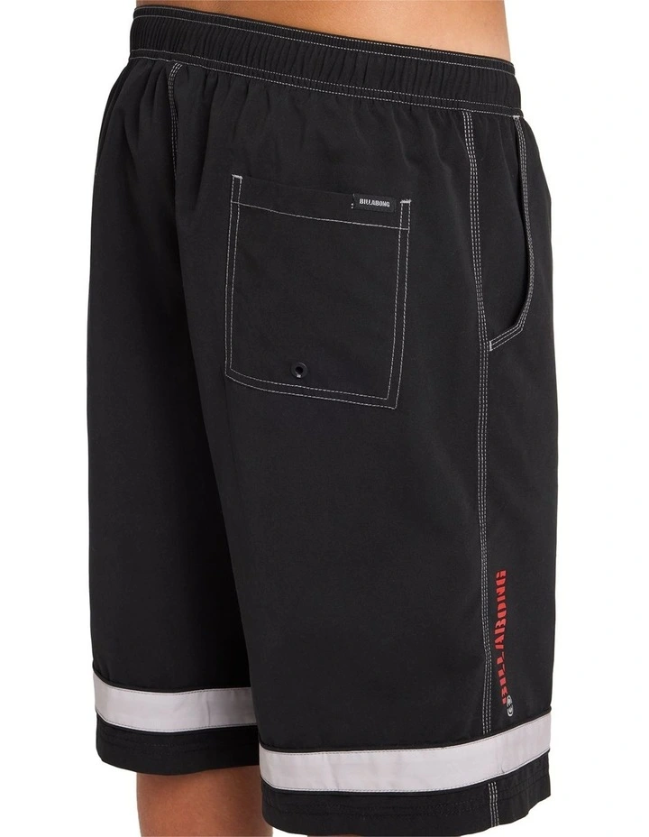 Throw On 2.0 22 Inch Boardshorts In Off Black image 4