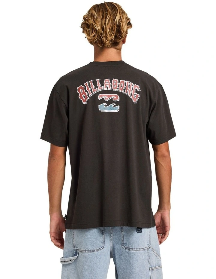 Heritage Arch T-Shirt In Raven image 2