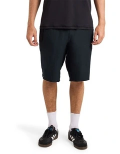Yogger Long Shorts in Black