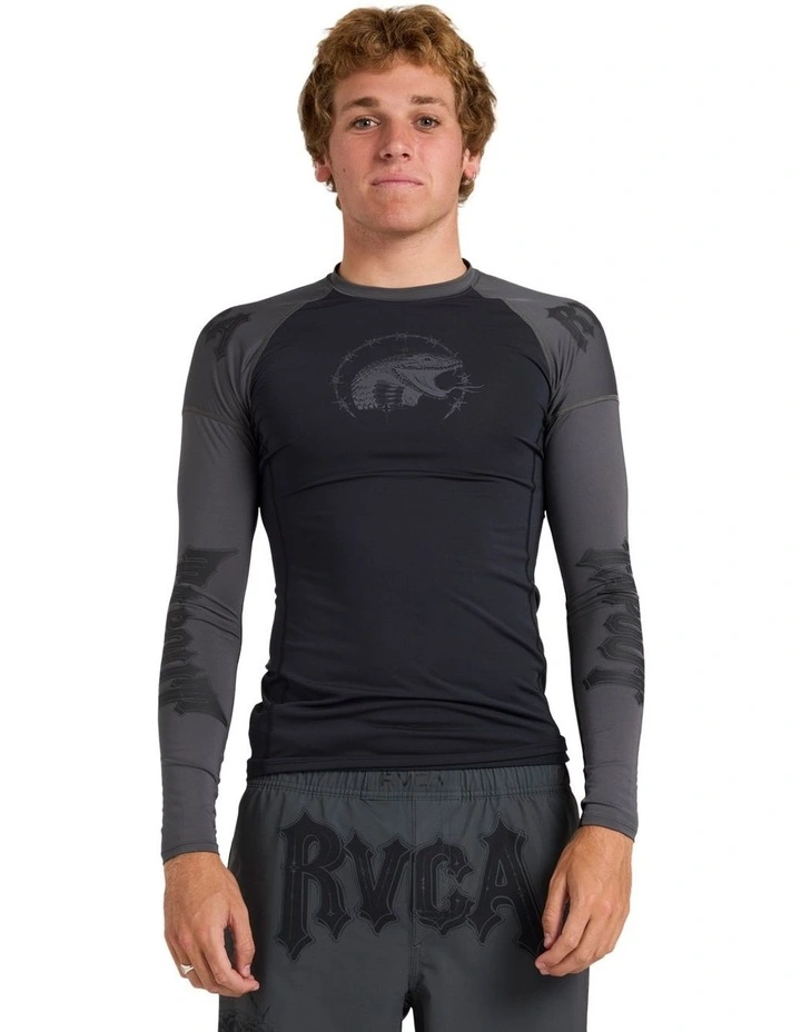 Tapout Long Sleeve Rashguard in Black image 1