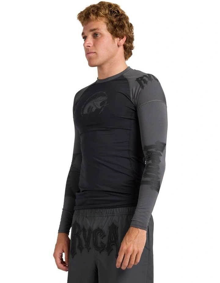 Tapout Long Sleeve Rashguard in Black image 3