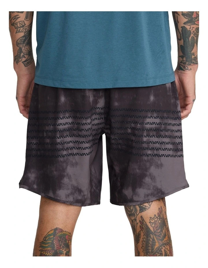 Yogger Stretch 17 Sports Shorts in Balsam Green image 2