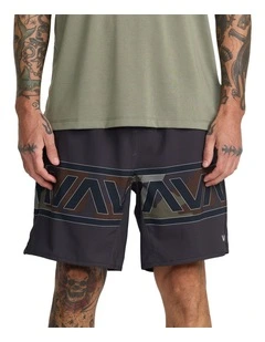Yogger Stretch 17 Sports Shorts in Real Camo