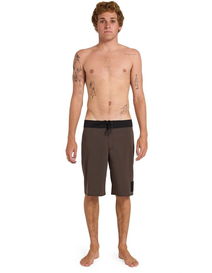 Rvca Drip 22 Boardshorts in Chocolate image 5
