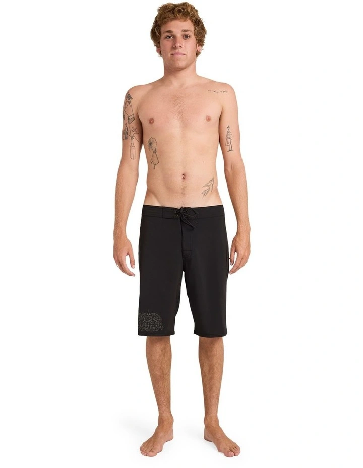 Thrashed Wings 22 Boardshorts in Black image 5