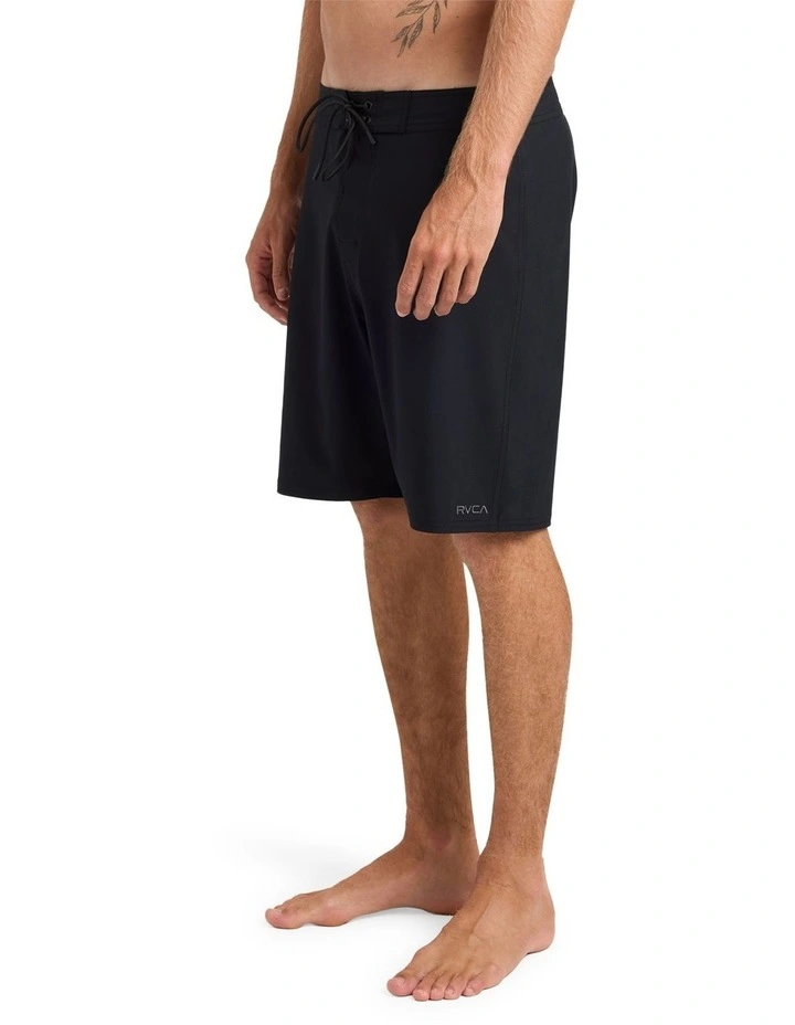 Va Trunk Solid 19 Boardshorts in Black image 3