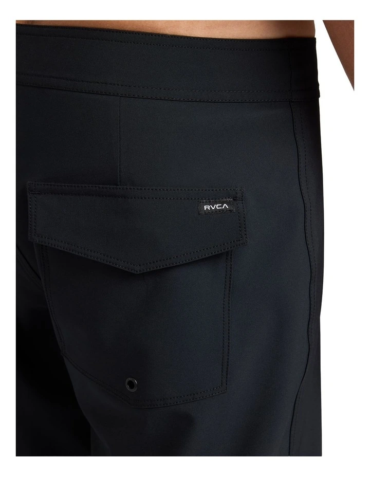Va Trunk Solid 19 Boardshorts in Black image 4
