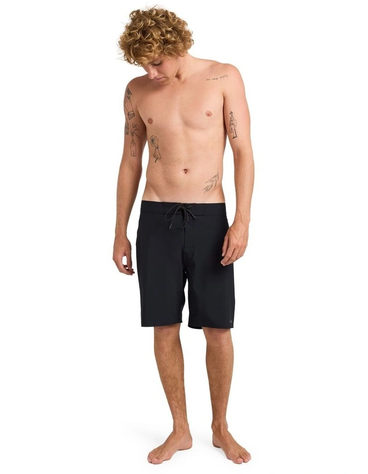 Va Trunk Solid 19 Boardshorts in Black image 5