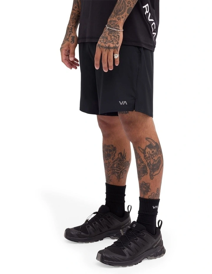 Yogger 2 In 1 17 Training Shorts In Black image 3
