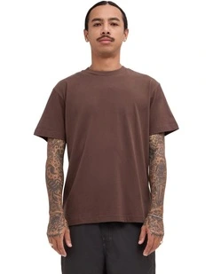 Standard T-Shirt In Choc Brown