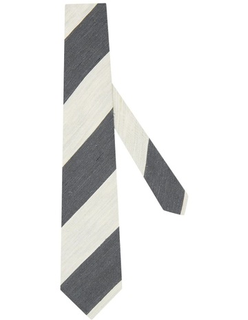 GreyWh colour
