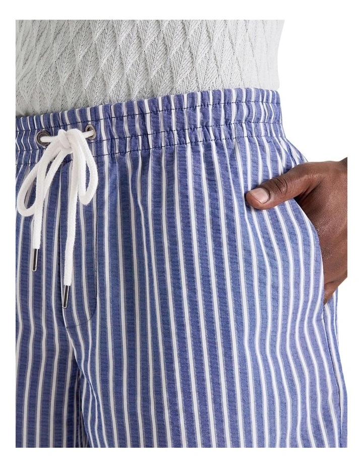 Taormina Seersucker Short in Navy White image 4