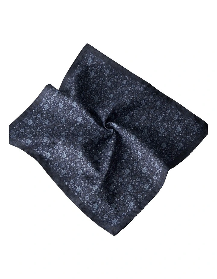 Pantelleria Pocket Square in Indigo Navy image 3