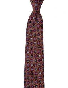 Quatrefoil Silk Tie In Wine