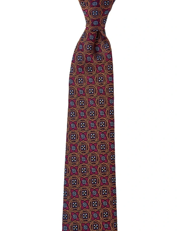 Quatrefoil Silk Tie In Wine image 1