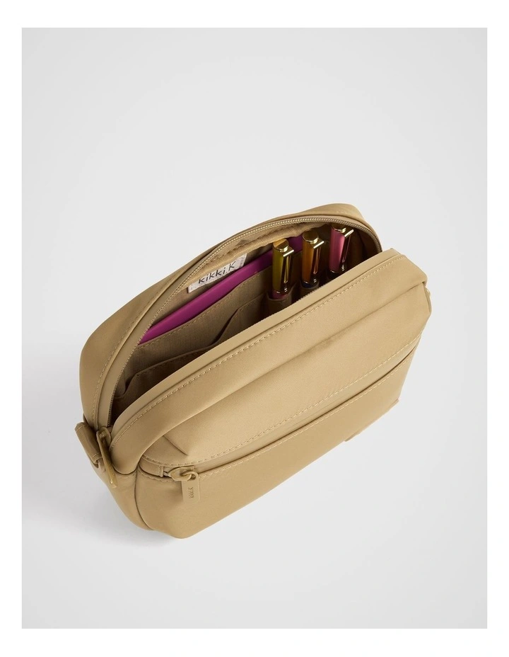 Go Series Hip Bag in Camel image 4