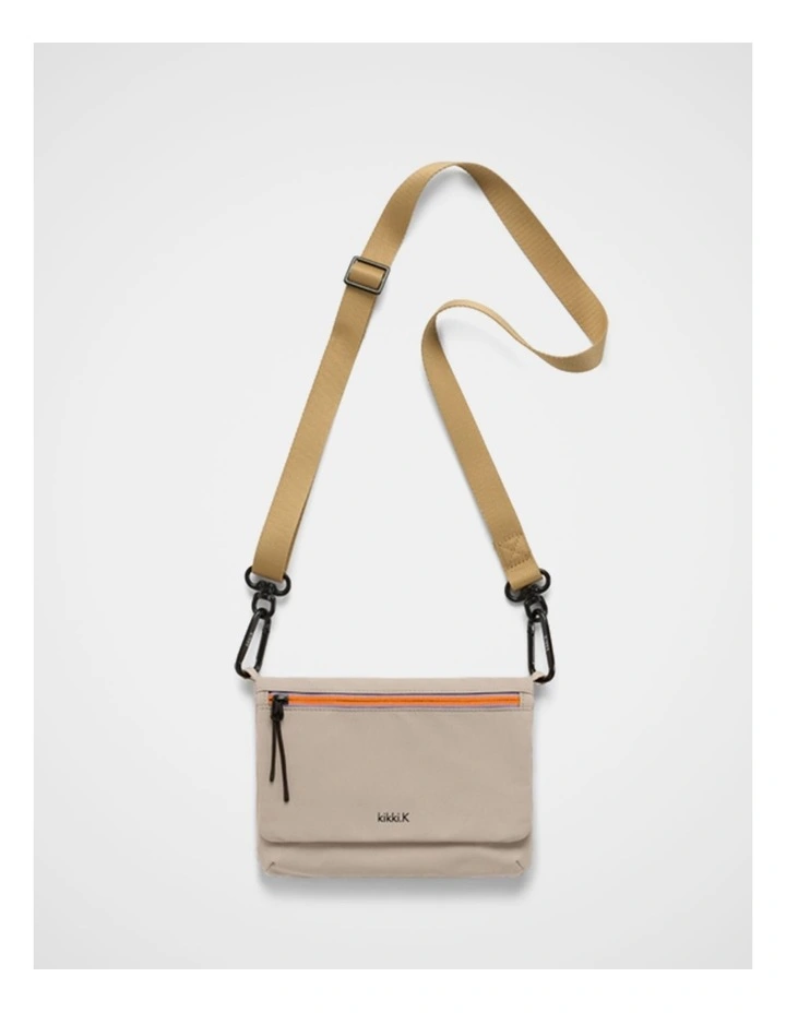 TREK. Pouch Crossbody in Chalk image 4