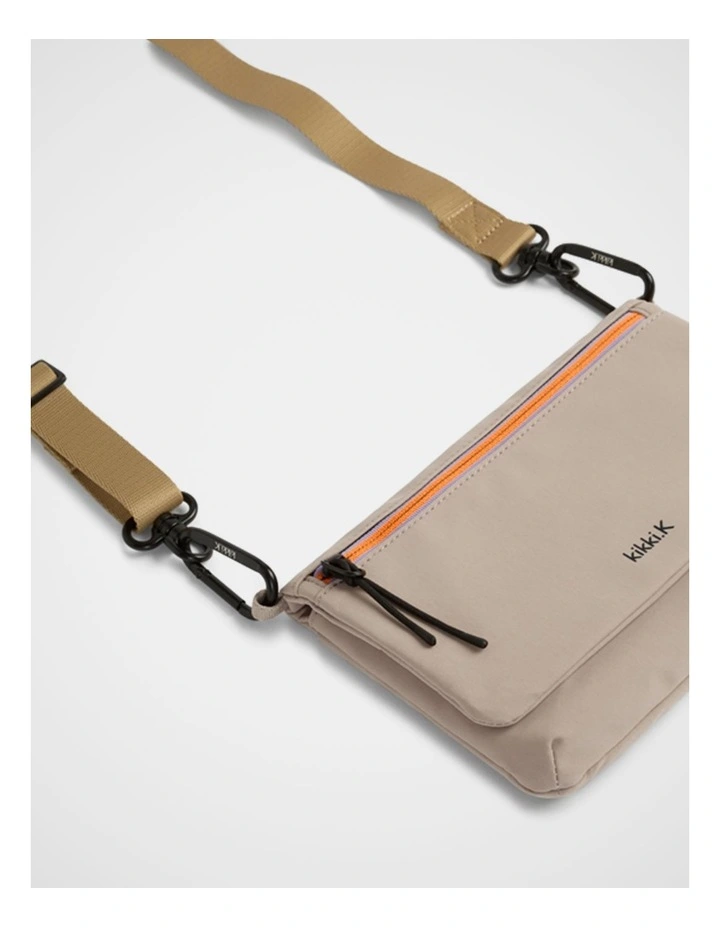 TREK. Pouch Crossbody in Chalk image 5