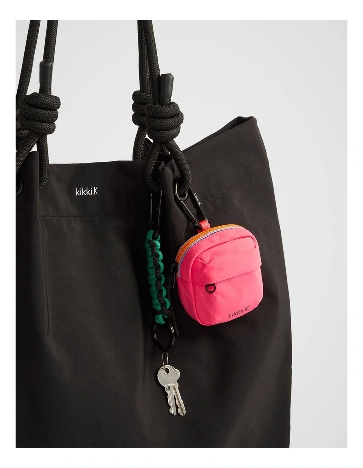 TREK. Tote Bag in Black image 4