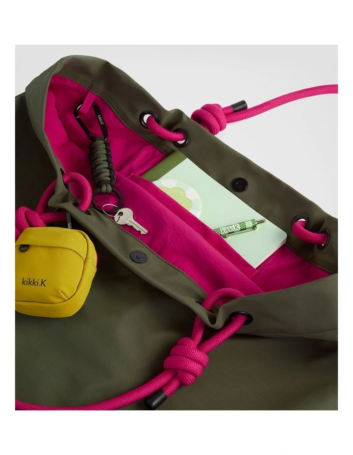 TREK. Tote Bag in Olive image 5