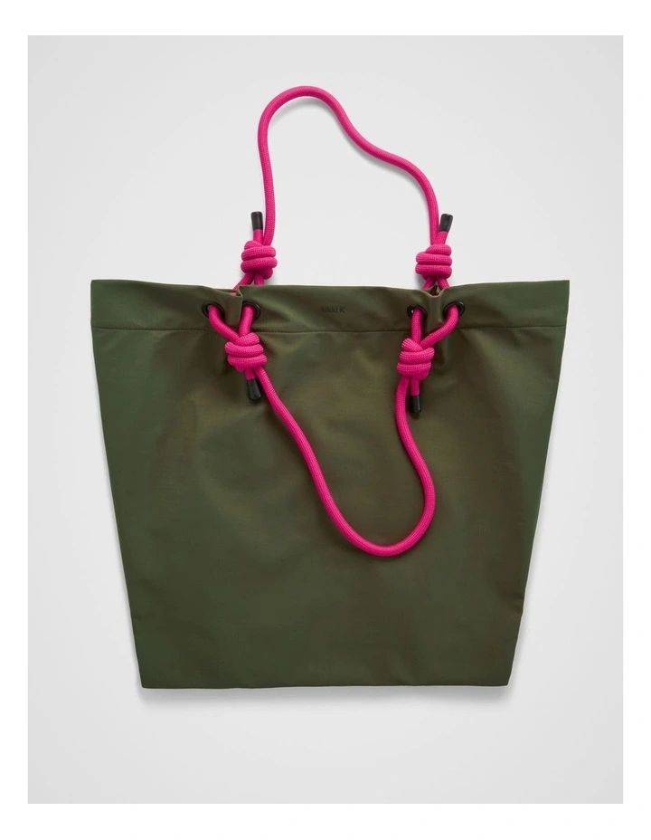 TREK. Tote Bag in Olive image 6