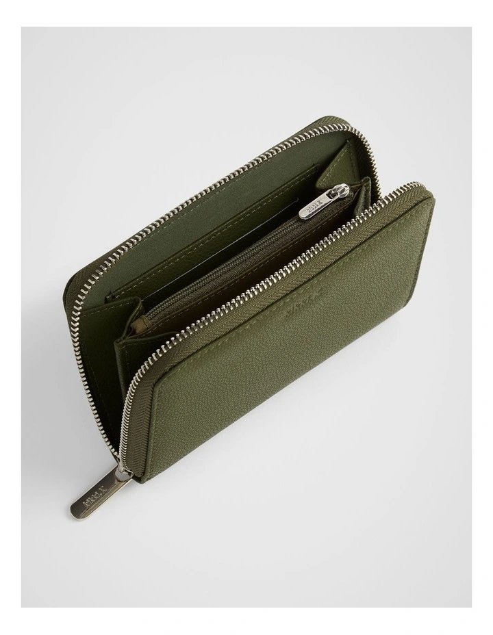 Everywhere Wallet in Olive image 2