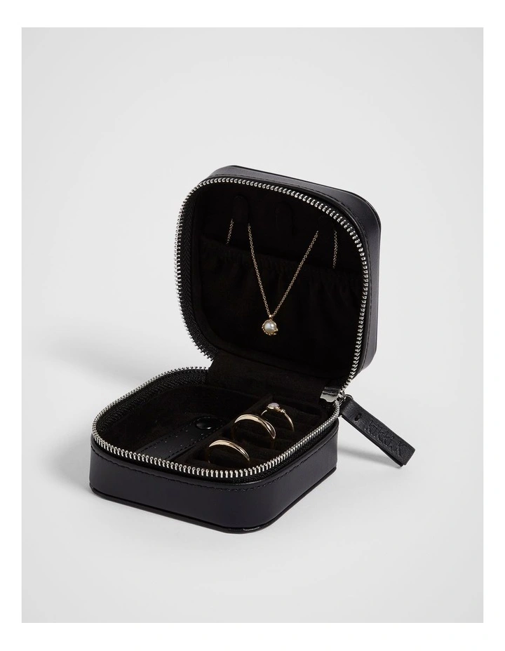Fieldtrip Jewellery Case in Black image 3