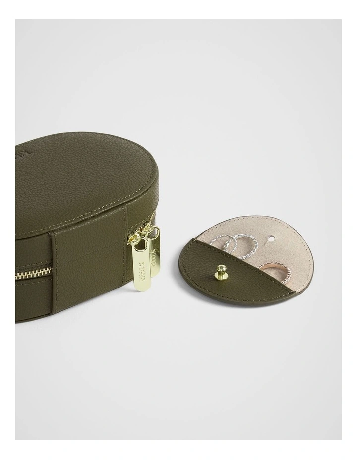 Traveller Jewellery Case in Olive image 3