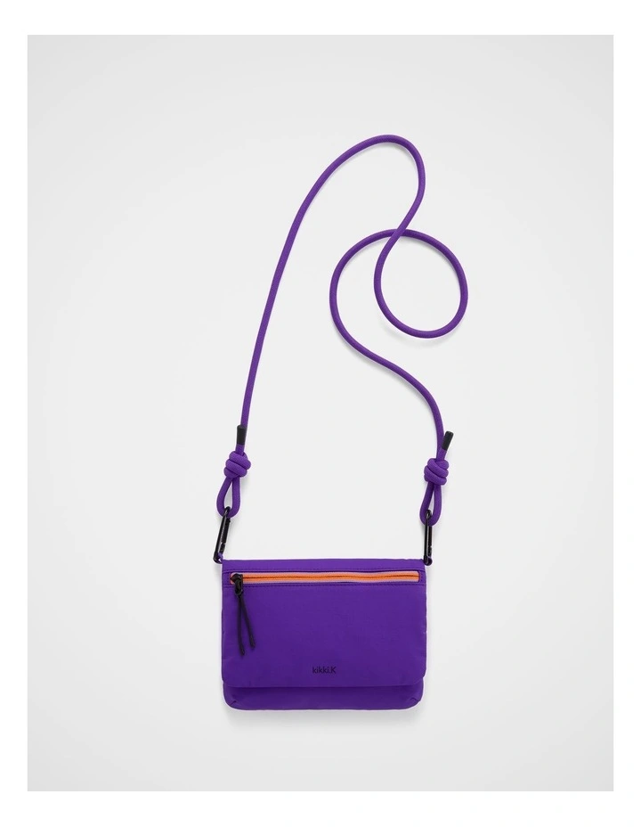 TREK. Pouch Crossbody in Orchid image 4