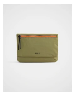 TREK. Pouch Crossbody in Moss