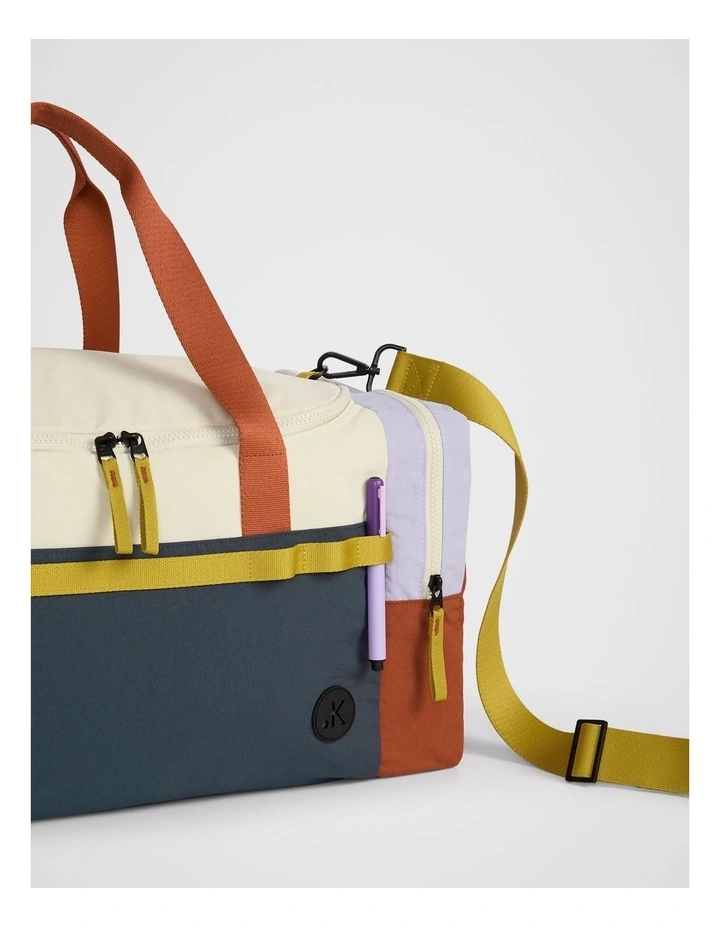 Play Overnight Bag in Petrol image 4