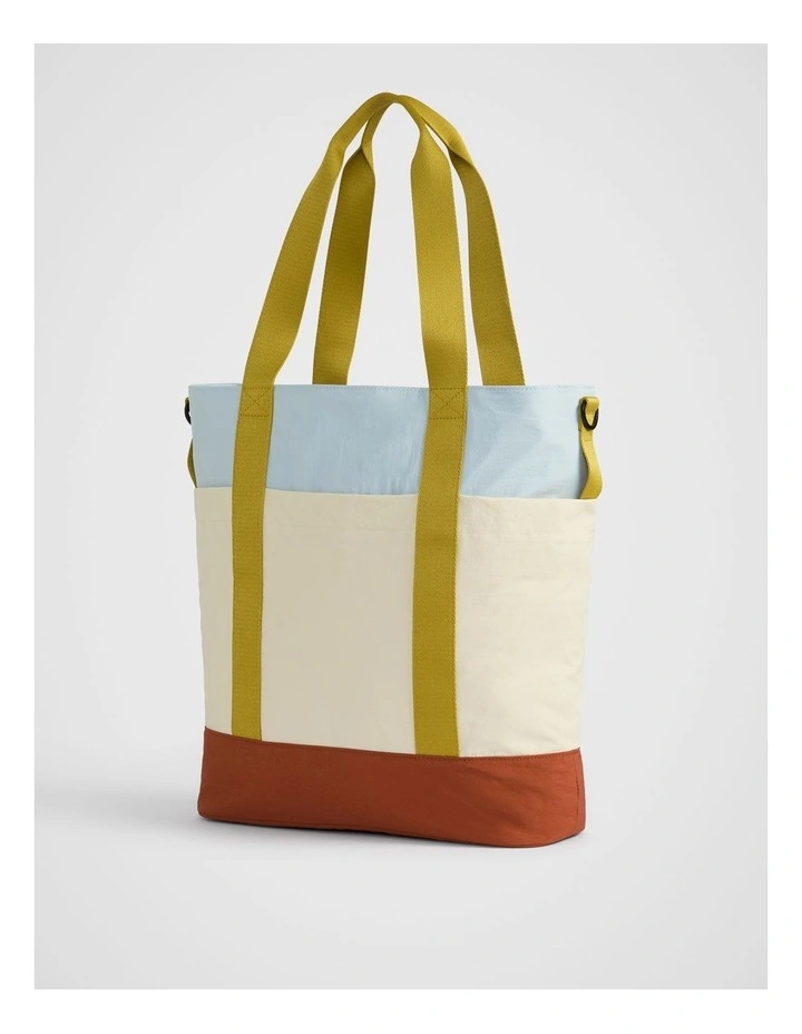 Play Everyday Tote in Rust image 2