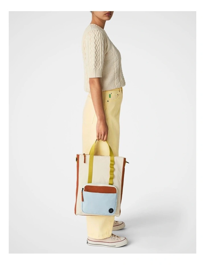 Play Laptop Tote in Rust image 3