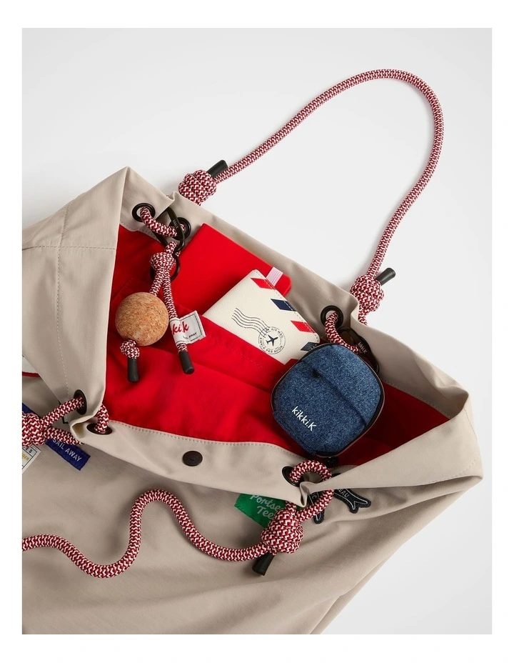 TREK. Mariner Tote in Chalk image 3