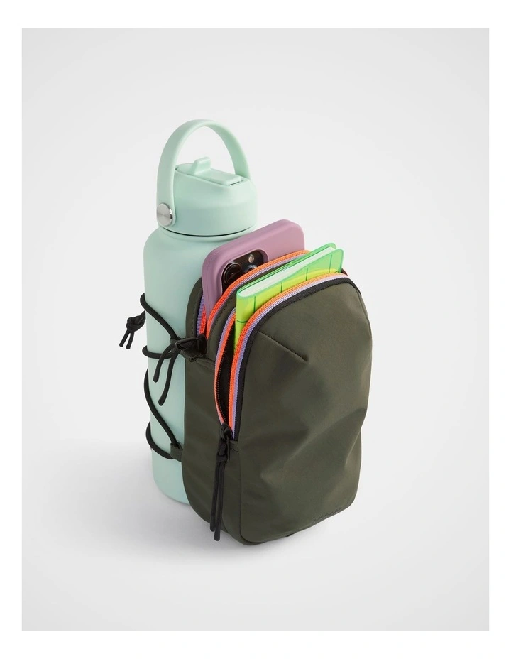 TREK. Bottle Bag in Olive image 3