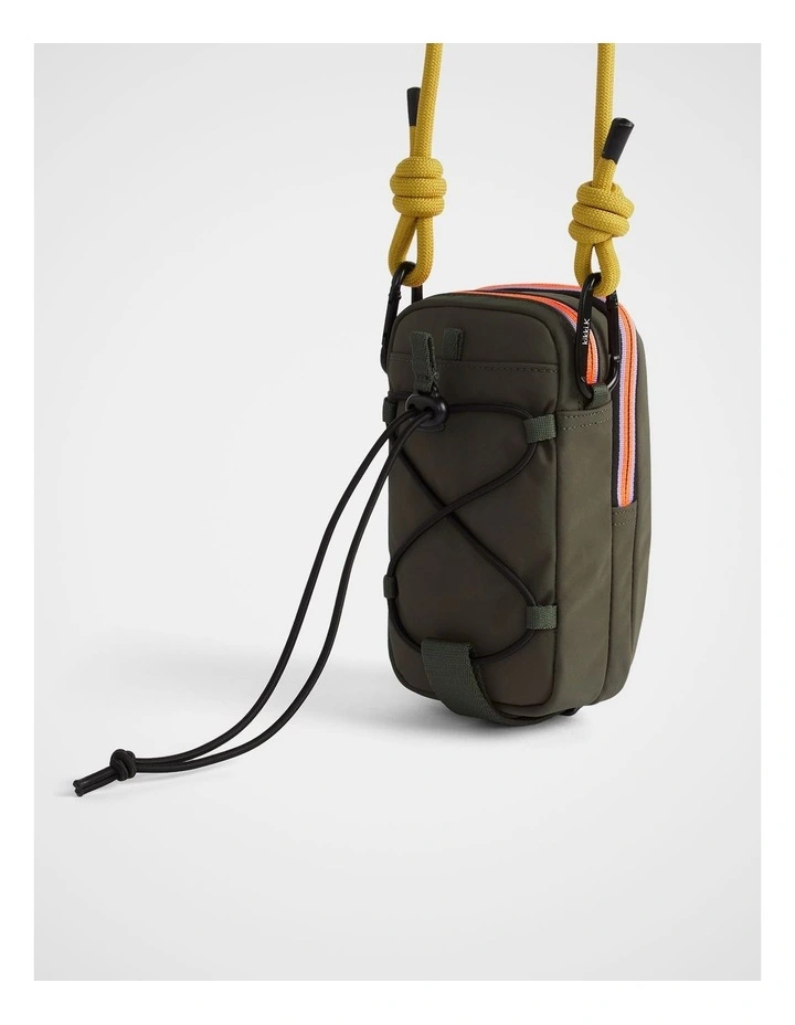TREK. Bottle Bag in Olive image 4